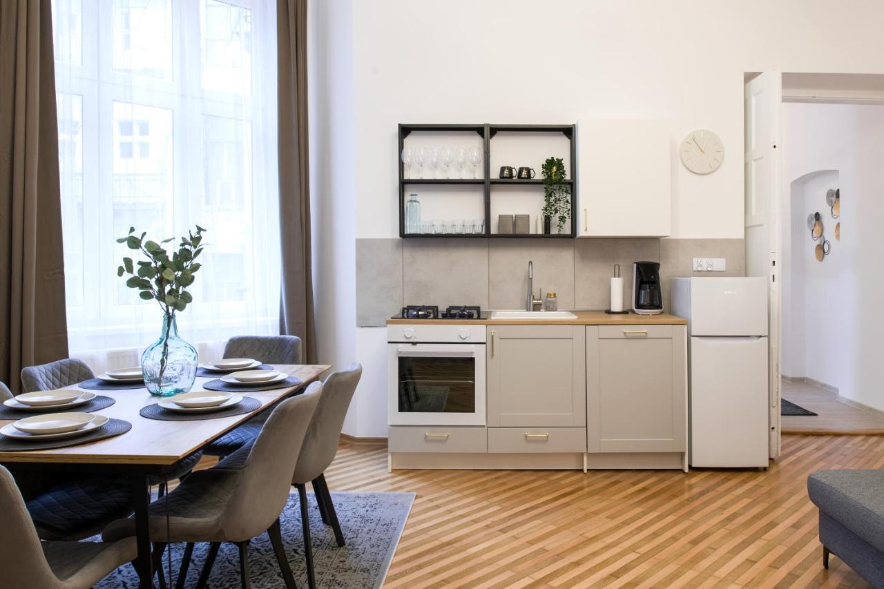 Wawelove Pilsudskiego - 3 Bedroom Apt. With Balcony And Free Parking! Kraków Zewnętrze zdjęcie