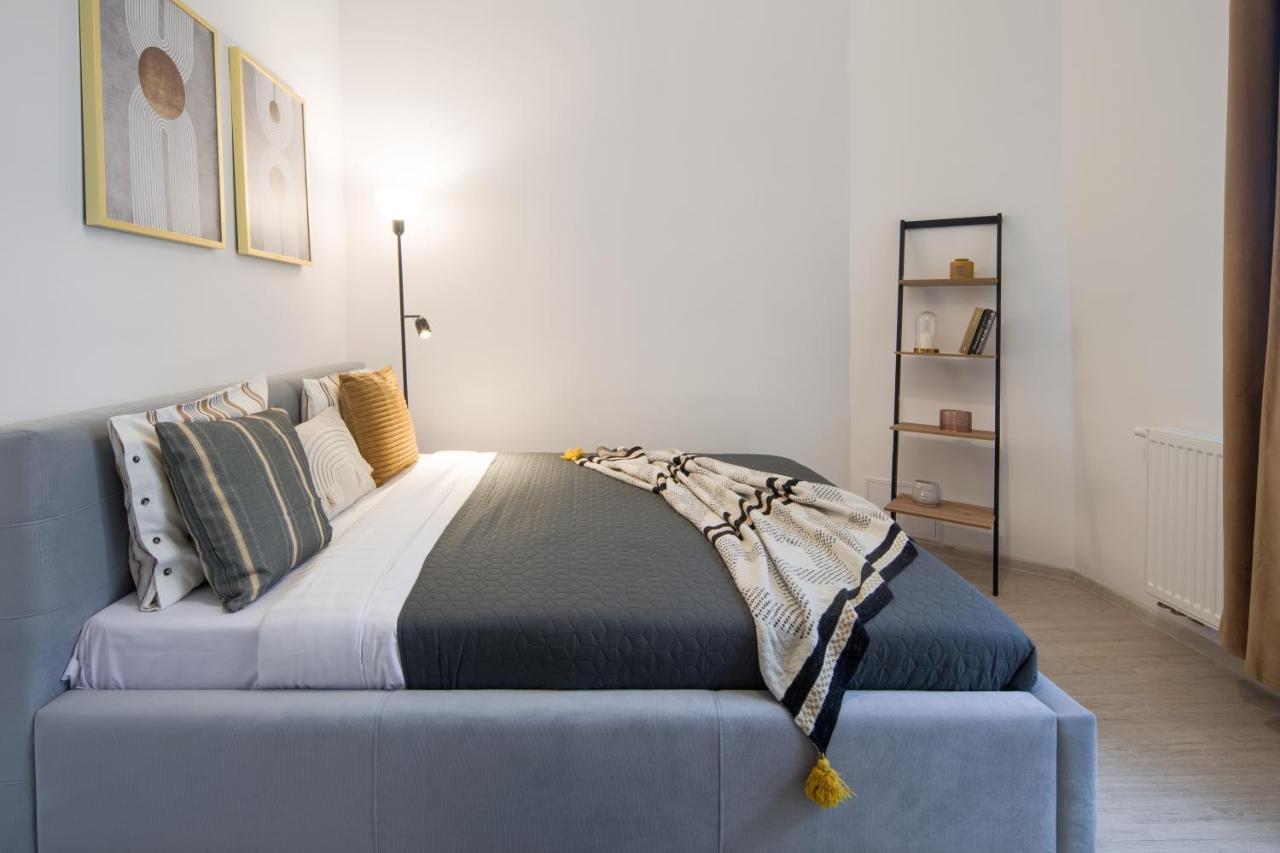 Wawelove Pilsudskiego - 3 Bedroom Apt. With Balcony And Free Parking! Kraków Zewnętrze zdjęcie