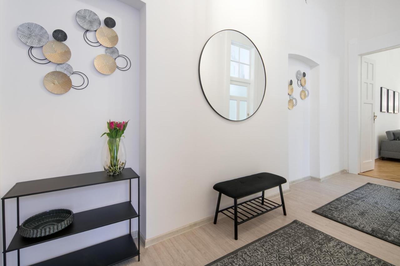 Wawelove Pilsudskiego - 3 Bedroom Apt. With Balcony And Free Parking! Kraków Zewnętrze zdjęcie