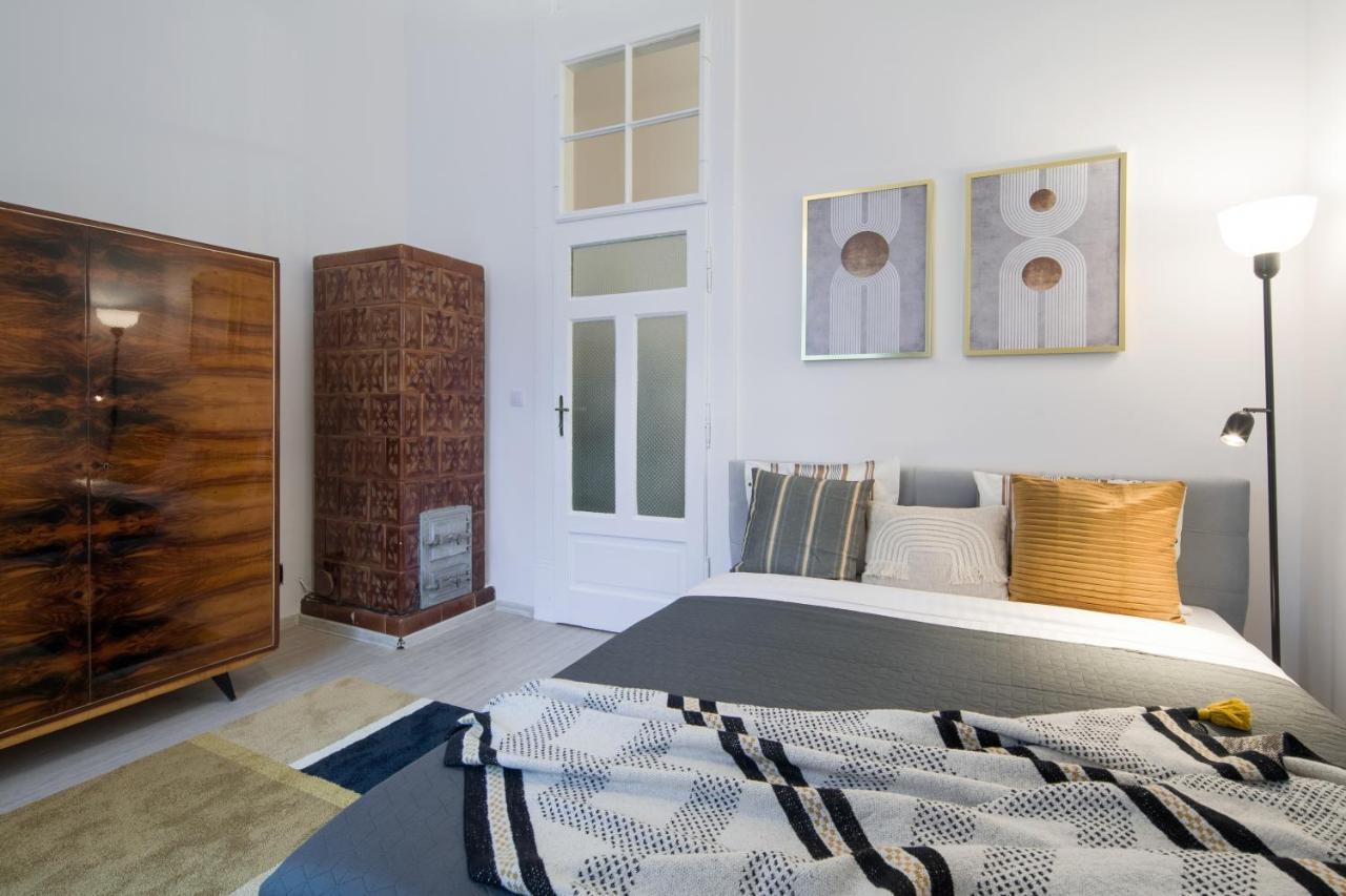 Wawelove Pilsudskiego - 3 Bedroom Apt. With Balcony And Free Parking! Kraków Zewnętrze zdjęcie