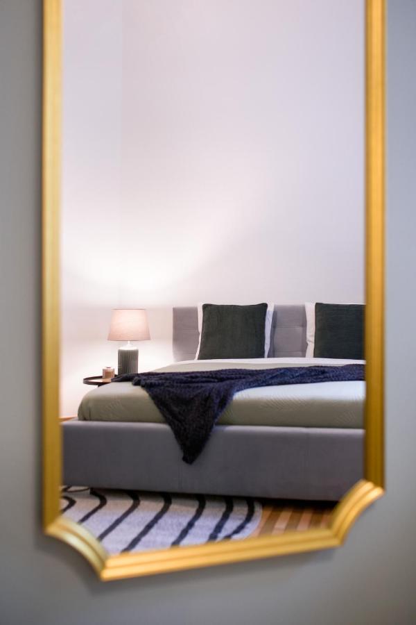 Wawelove Pilsudskiego - 3 Bedroom Apt. With Balcony And Free Parking! Kraków Zewnętrze zdjęcie